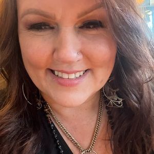 Meet your Posher, Pamela